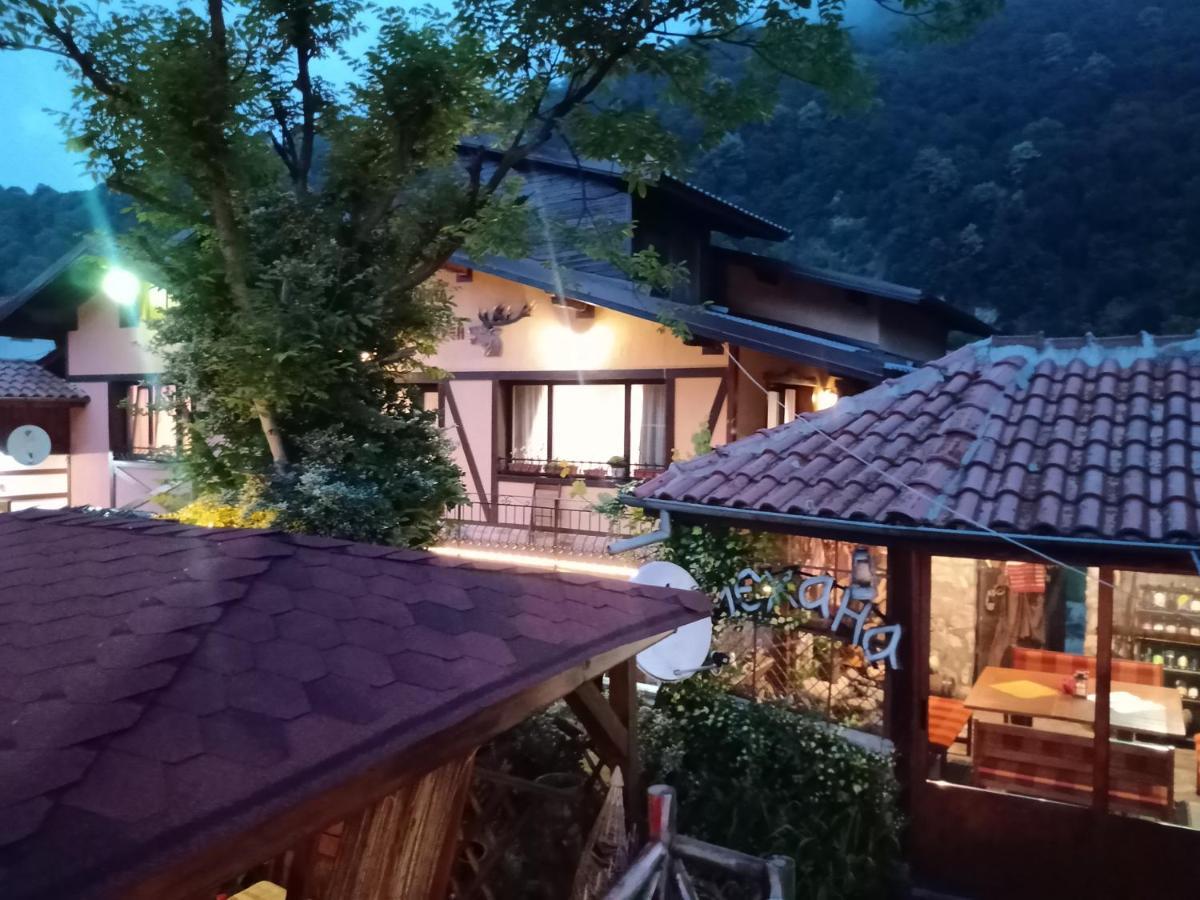 Кръчмъ При Байката Alpin Hotel Ribarica Ngoại thất bức ảnh